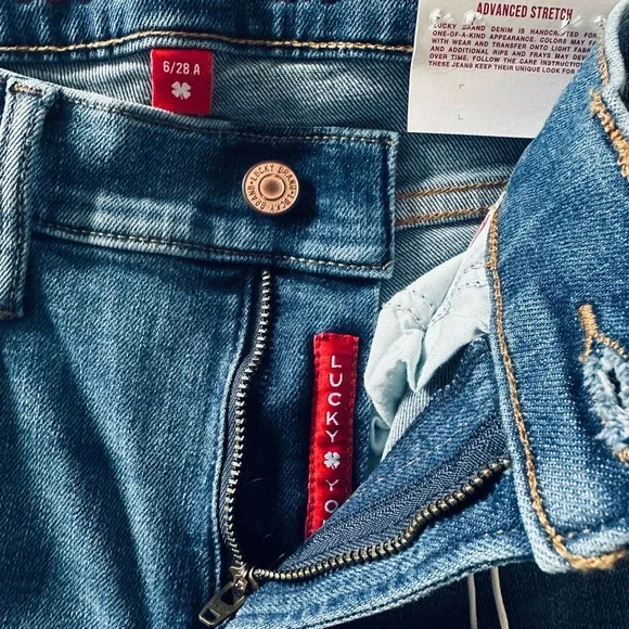 Lucky Brand Sweet Mid Rise Women's Flare Leg Blue Jeans NWOT - Picture 8 of 8